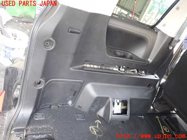 1UPJ-26057680]デリカD：5(CV1W)左リアピラートリム 中古_m0004.jpg