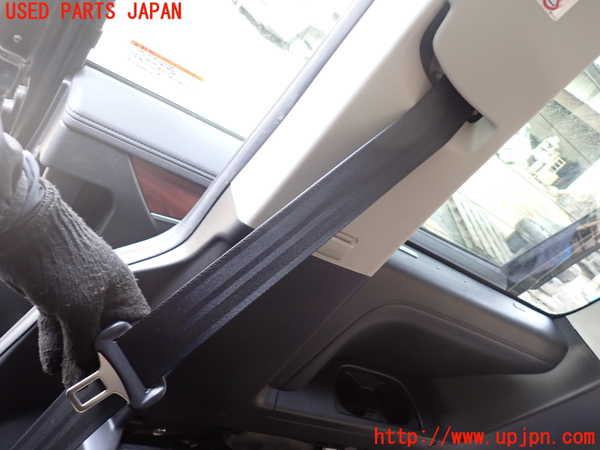 1UPJ-26057155]デリカD：5(CV1W)右2列目シートベルト 中古_m0001.jpg