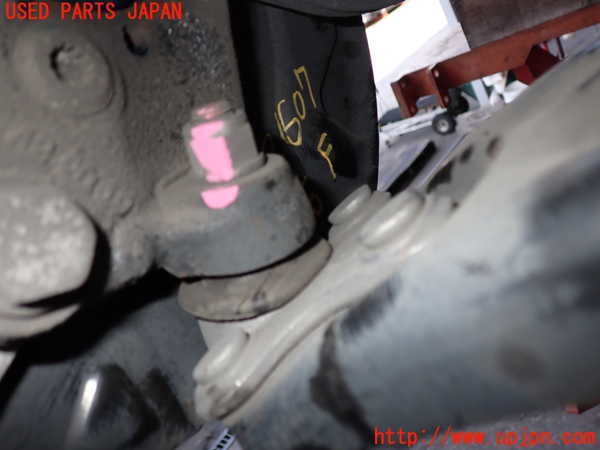 2UPJ-26074290]VW ゴルフ ヴァリアント(AUDFG)右フロントナックルハブ 中古_m0002.jpg