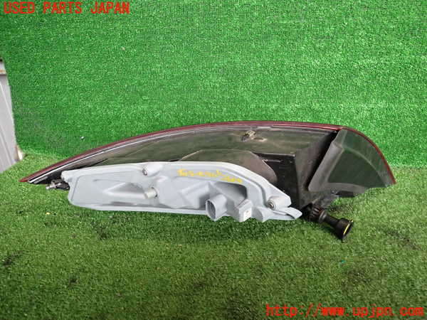 2UPJ-26091530]アウディ・TT クーペ(8JBUBF)右テールランプ 中古_m0003.jpg