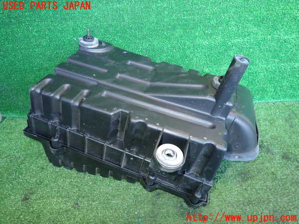 2UPJ-26092560]アウディ・TT クーペ(8JBUBF)エアクリーナーボックス 中古_m0003.jpg