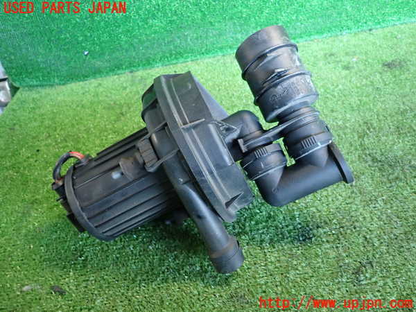 2UPJ-26092590]アウディ・TT クーペ(8JBUBF)エアポンプ 中古_m0002.jpg