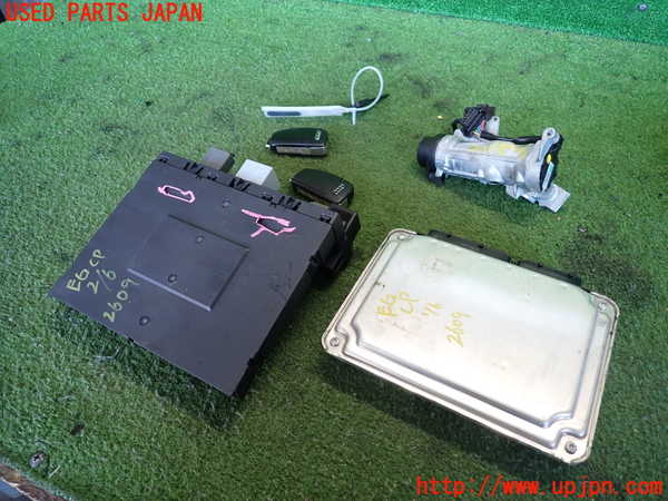 2UPJ-26096110]アウディ・TT クーペ(8JBUBF)エンジンコンピューター 中古_m0004.jpg