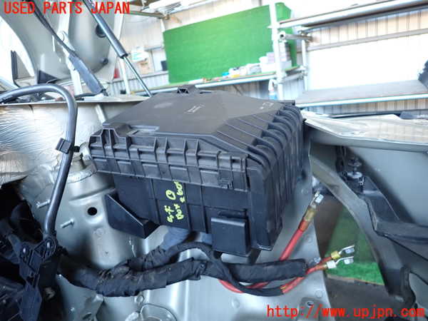 2UPJ-26096741]アウディ・TT クーペ(8JBUBF)ヒューズボックス1 中古_m0001.jpg