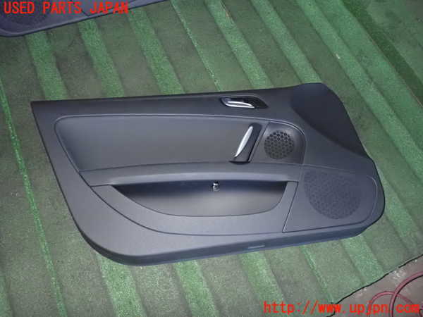 2UPJ-26091264]アウディ・TT クーペ(8JBUBF)左ドア内張り 中古_m0001.jpg