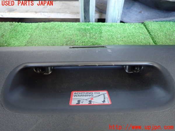 2UPJ-26091578]アウディ・TT クーペ(8JBUBF)バックドア内張り 中古_m0004.jpg