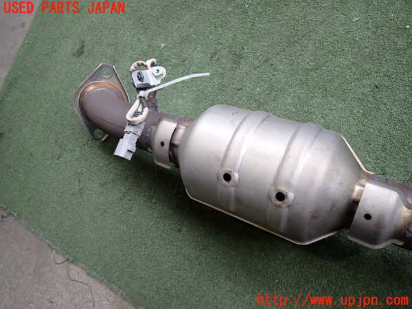2UPJ-26102661]カローラ スポーツ ハイブリッド(ZWE211H)触媒1 中古_m0002.jpg