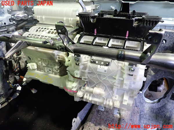 2UPJ-26106081]カローラ スポーツ ハイブリッド(ZWE211H)エバポレーター1 中古_m0001.jpg