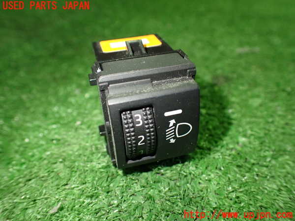 2UPJ-26106308]カローラ スポーツ ハイブリッド(ZWE211H)スイッチ3 (照準調整) 中古_m0001.jpg