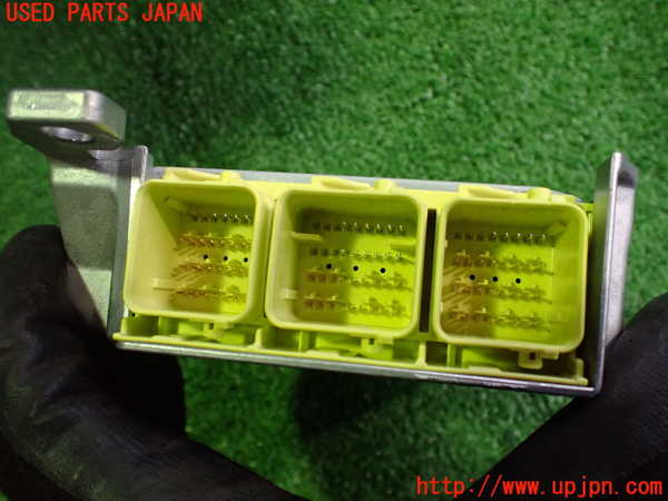 2UPJ-26106145]カローラ スポーツ ハイブリッド(ZWE211H)エアバッグコンピューター 中古_m0003.jpg