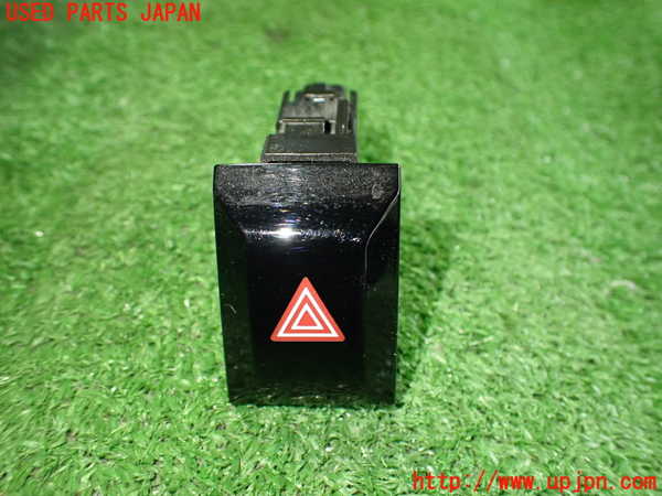 2UPJ-26106290]カローラ スポーツ ハイブリッド(ZWE211H)ハザードスイッチ 中古_m0001.jpg