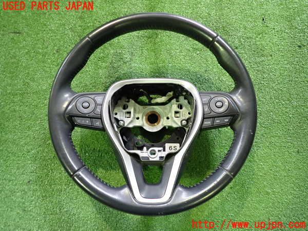 2UPJ-26107855]カローラ スポーツ ハイブリッド(ZWE211H)ステアリングホイール 中古_m0001.jpg