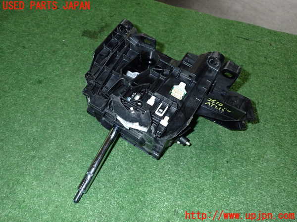 5UPJ-26107555]カローラ スポーツ ハイブリッド(ZWE211H)ATシフトレバー 中古_m0002.jpg