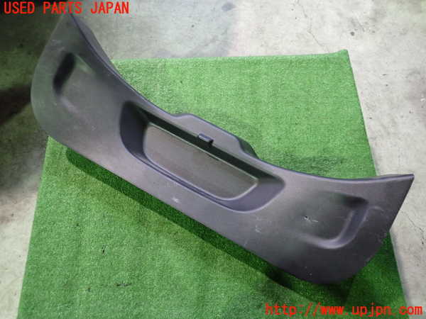 2UPJ-26101578]カローラ スポーツ ハイブリッド(ZWE211H)バックドア内張り 中古_m0001.jpg
