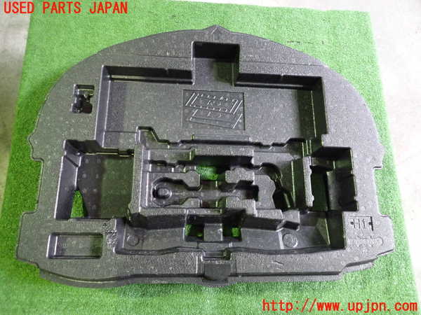 2UPJ-26107771]カローラ スポーツ ハイブリッド(ZWE211H)ラゲッジトレイ1 中古_m0001.jpg