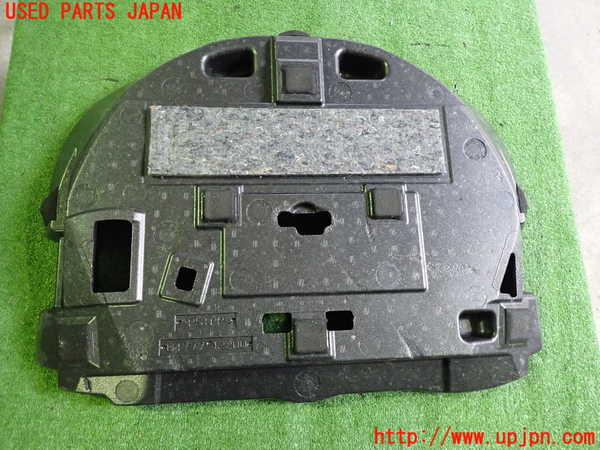 2UPJ-26107771]カローラ スポーツ ハイブリッド(ZWE211H)ラゲッジトレイ1 中古_m0002.jpg