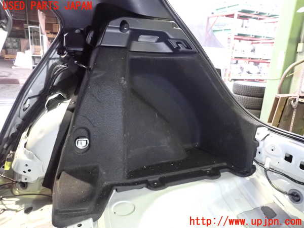 2UPJ-26107675]カローラ スポーツ ハイブリッド(ZWE211H)右リアピラートリム 中古_m0003.jpg