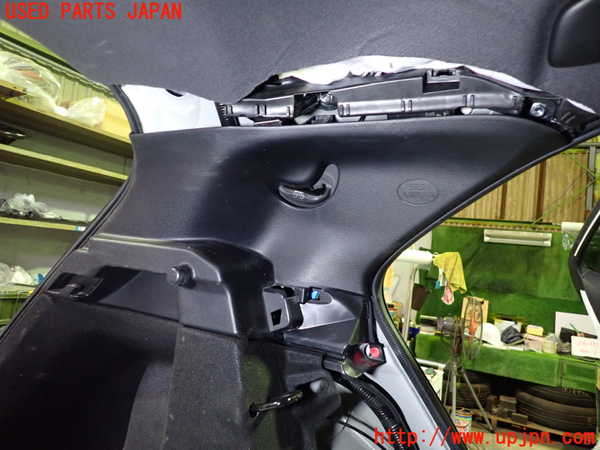 2UPJ-26107680]カローラ スポーツ ハイブリッド(ZWE211H)左リアピラートリム 中古_m0002.jpg