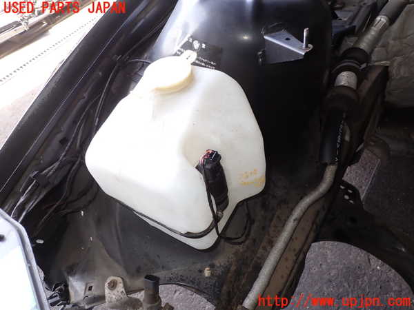 2UPJ-26126791]BMW 318is クーペ(BE19)ウォッシャータンク1 中古_m0001.jpg