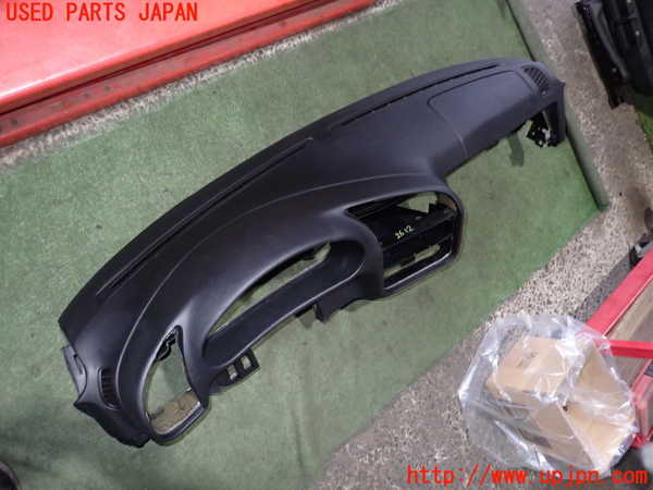 2UPJ-26127505]BMW 318is クーペ(BE19)ダッシュボード 中古_m0003.jpg