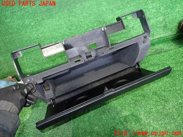 2UPJ-26127516]BMW 318is クーペ(BE19)グローブボックス1 【ジャンク品】 中古_m0002.jpg