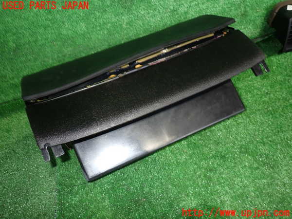 2UPJ-26127516]BMW 318is クーペ(BE19)グローブボックス1 【ジャンク品】 中古_m0003.jpg