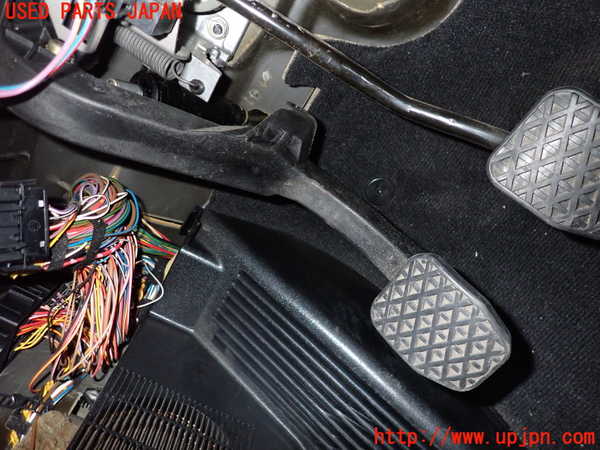 2UPJ-26127590]BMW 318is クーペ(BE19)クラッチペダル 中古_m0001.jpg