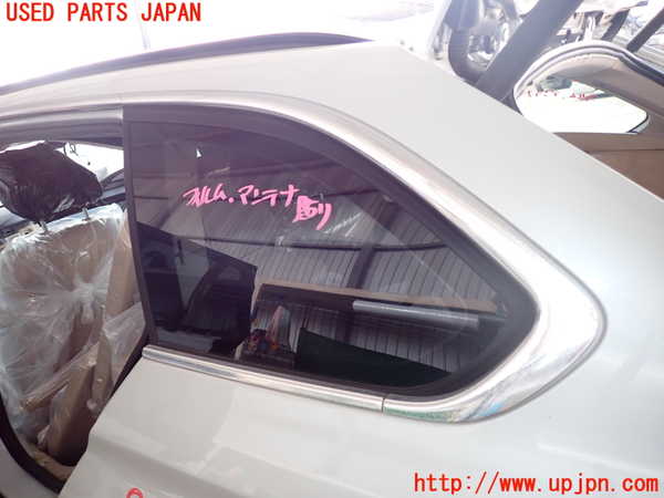 2UPJ-26131382]BMW 320i ツーリング(8A20)左クォーターガラス (43R-001057) 中古 【F31】_m0002.jpg