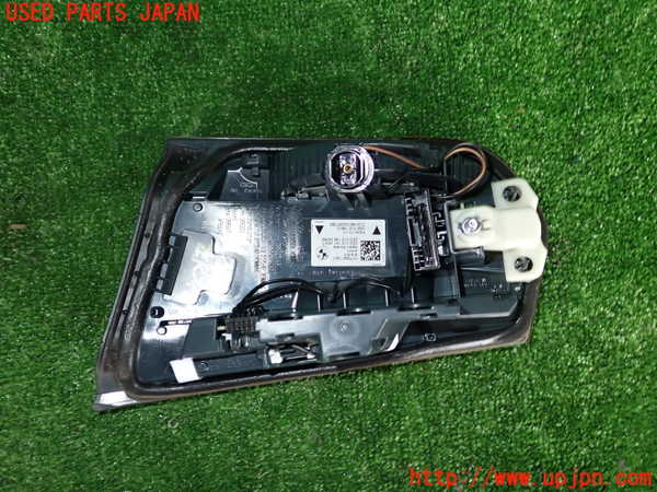 2UPJ-26131552]BMW 320i ツーリング(8A20)左リアフィニッシャー 中古 【F31】_m0002.jpg