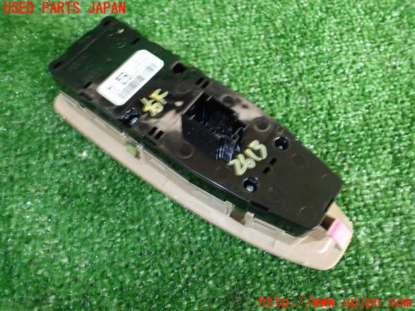 2UPJ-26136240]BMW 320i ツーリング(8A20)右前パワーウィンドウスイッチ 中古 【F31】_m0002.jpg