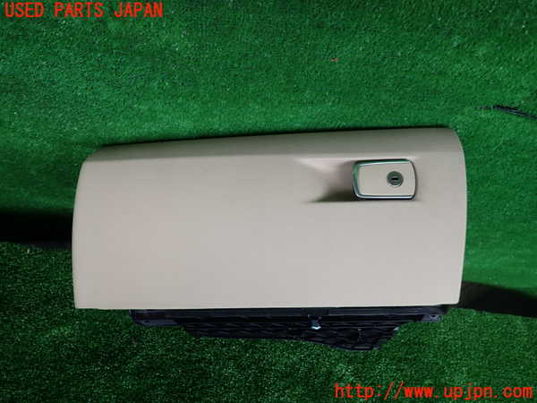 2UPJ-26137516]BMW 320i ツーリング(8A20)グローブボックス1 中古 【F31】_m0001.jpg