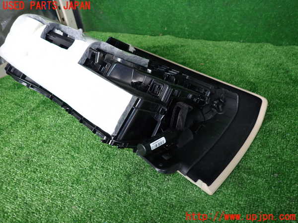 2UPJ-26137516]BMW 320i ツーリング(8A20)グローブボックス1 中古 【F31】_m0003.jpg