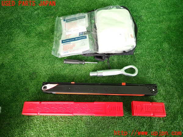 2UPJ-26137805]BMW 320i ツーリング(8A20)車載工具 中古 【F31】_m0001.jpg