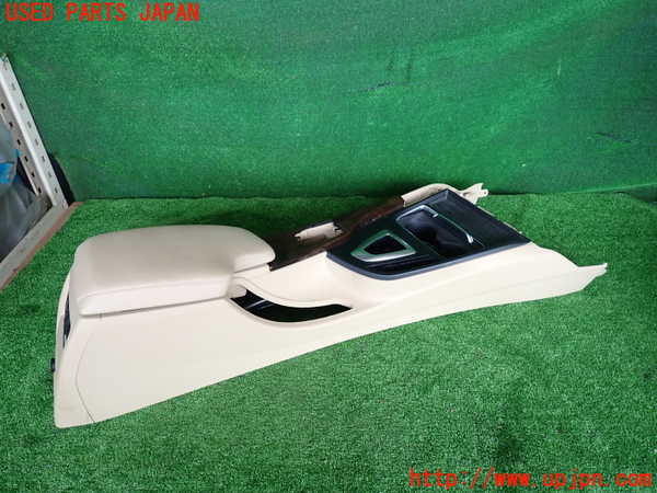 2UPJ-26137540]BMW 320i ツーリング(8A20)センターコンソール 中古 【F31】_m0001.jpg