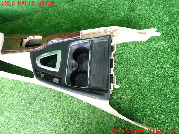 2UPJ-26137540]BMW 320i ツーリング(8A20)センターコンソール 中古 【F31】_m0002.jpg