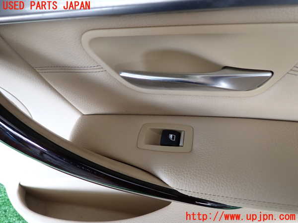 2UPJ-26131294]BMW 320i ツーリング(8A20)右後ドア内張り 中古 【F31】_m0003.jpg