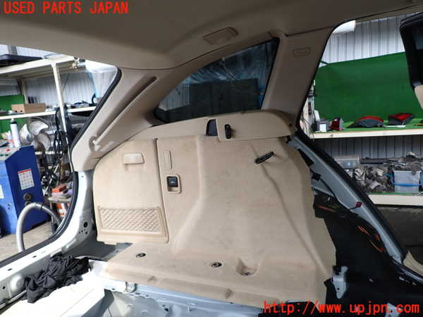 2UPJ-26137680]BMW 320i ツーリング(8A20)左リアピラートリム 中古 【F31】_m0001.jpg