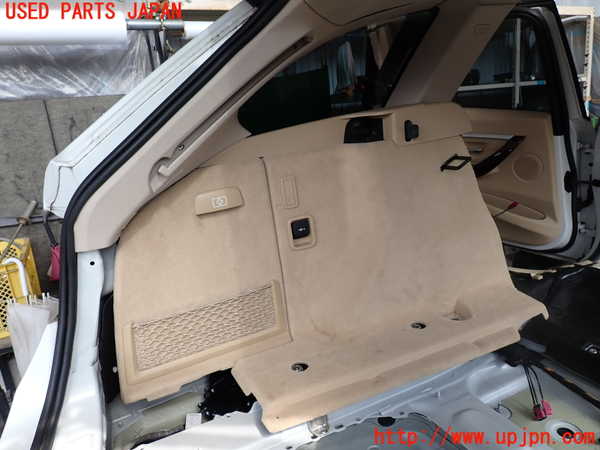 2UPJ-26137680]BMW 320i ツーリング(8A20)左リアピラートリム 中古 【F31】_m0002.jpg