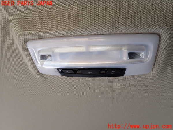 2UPJ-26136412]BMW 320i ツーリング(8A20)ルームランプ2 (真中 2列目) 中古 【F31】_m0001.jpg