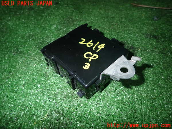 5UPJ-26146148]ヤリス(YARIS)(KSP210)コンピューター3 (ワイパーリレー) 中古_m0003.jpg