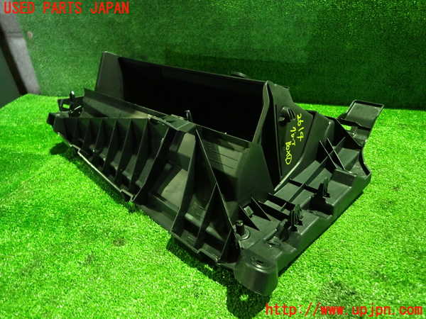 5UPJ-26147516]ヤリス(YARIS)(KSP210)グローブボックス1 中古_m0003.jpg
