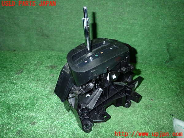5UPJ-26147555]ヤリス(YARIS)(KSP210)ATシフトレバー 中古_m0001.jpg
