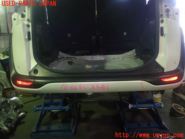 1UPJ-26151610]シエンタハイブリッド(NHP170G)リアバンパー 中古_m0001.jpg