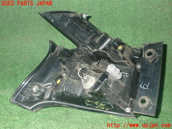 1UPJ-26151530]シエンタハイブリッド(NHP170G)右テールランプ 中古_m0003.jpg