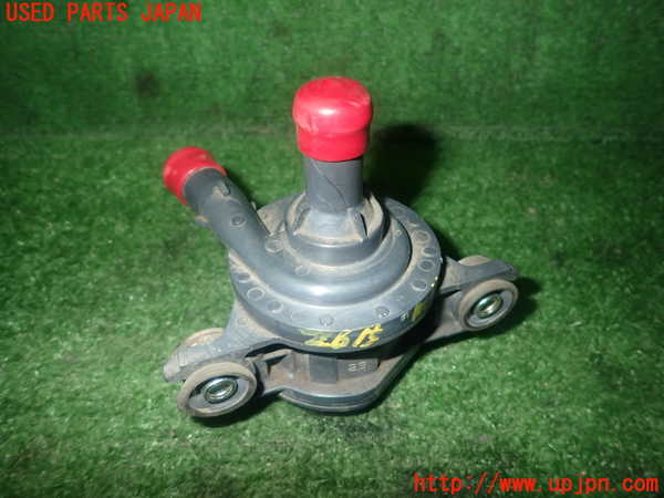 1UPJ-26152110]シエンタハイブリッド(NHP170G)ウォーターポンプ 中古_m0001.jpg