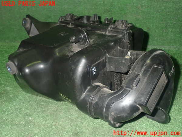1UPJ-26152560]シエンタハイブリッド(NHP170G)エアクリーナーボックス 中古_m0003.jpg