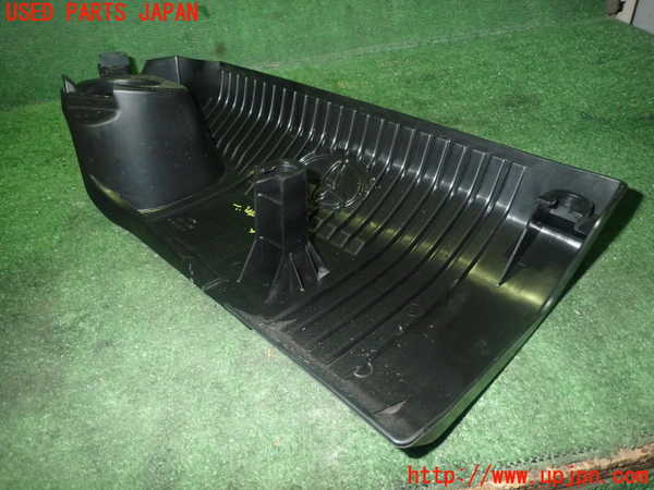 1UPJ-26152160]シエンタハイブリッド(NHP170G)エンジンアッパーカバー 中古_m0003.jpg