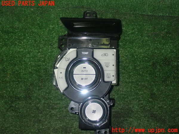 1UPJ-26156066]シエンタハイブリッド(NHP170G)エアコンスイッチ1 中古_m0001.jpg