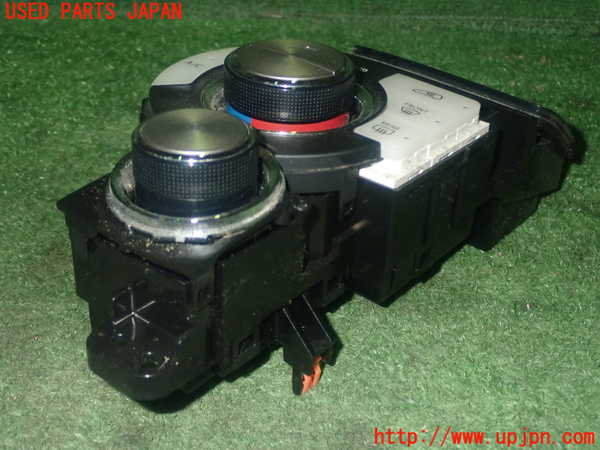 1UPJ-26156066]シエンタハイブリッド(NHP170G)エアコンスイッチ1 中古_m0002.jpg