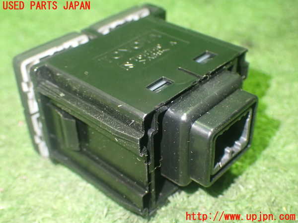 1UPJ-26156308]シエンタハイブリッド(NHP170G)スイッチ3 (走行モード・VSC OFF他) 中古_m0003.jpg